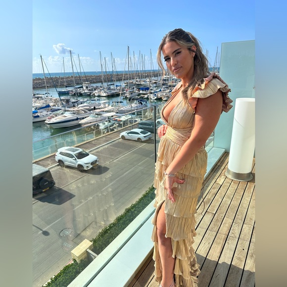 Mac Duggal
Ieena Metallic Tiered Gown - Picture 3 of 4